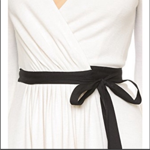 Diane von Furstenbeng Kendall Jenner Seduction Wrap dress - Picture 4 of 14